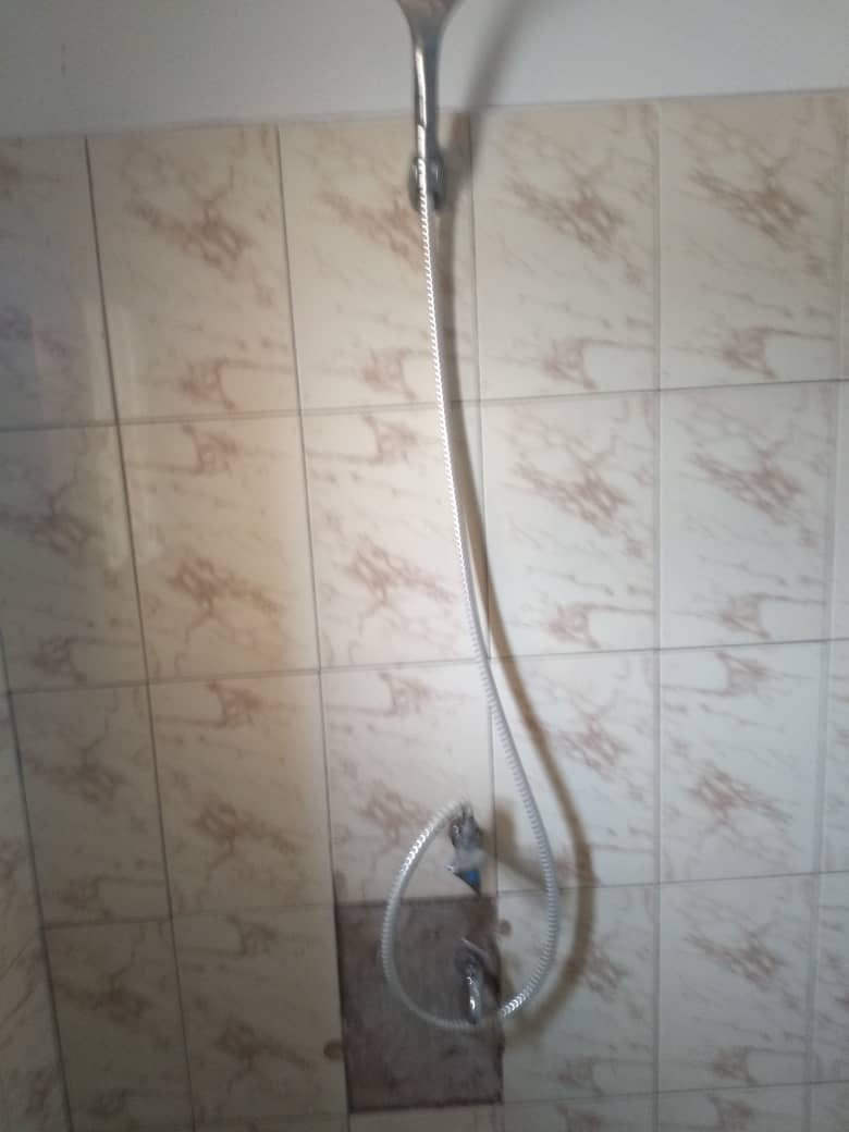 N° 4293 :
                            Chambre salon à louer , Togo2000, Lome, Togo : 35 000 XOF/mois